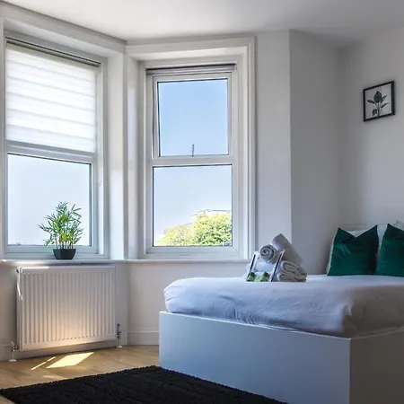 306, The Kove, West Hill Road-2